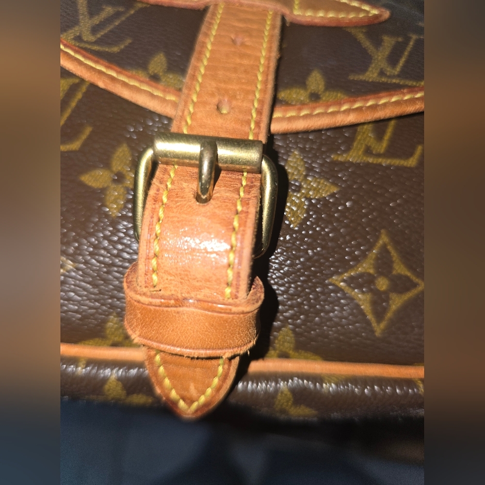 EUC 💯 Authentic Louis Vuitton Saumur 30💓 - Picture 9 of 16